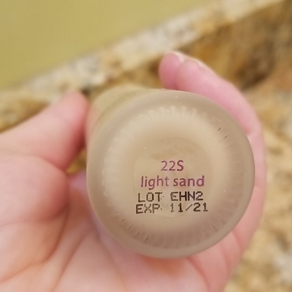 SOLD-Tarte Sea Water Foundation, light sand,  NWT - Picture 4 of 6